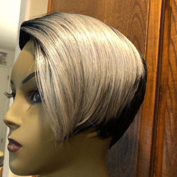 Short synthetic wig - Picture 2 of 7